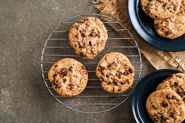 Bolachas com chocolate amargo