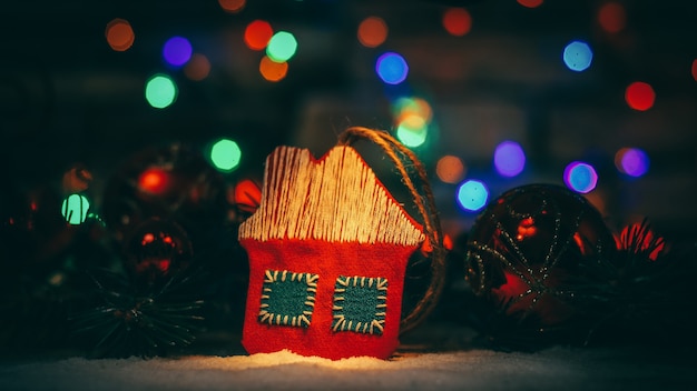 Bolas, adornos navideños, fondo festivo navideño. foto con espacio de copia