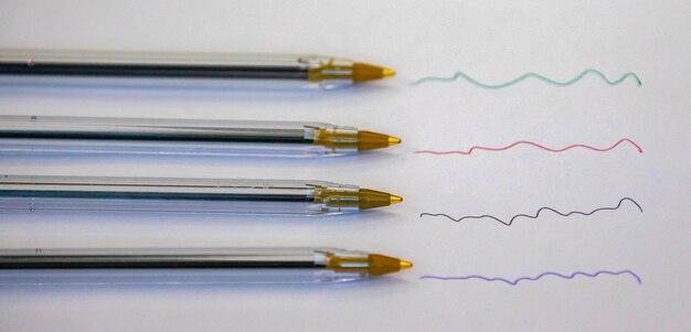 Bolas Bic em diferentes cores Bolas antigas e tradicionais