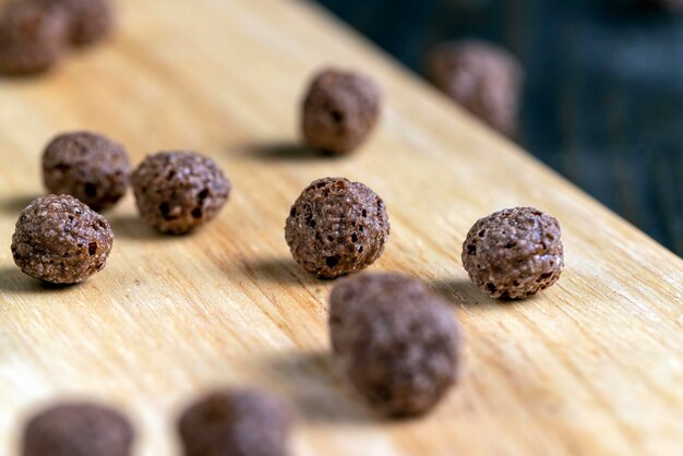 Las bolas de chocolate se utilizan como desayuno seco con la adición de leche o yogur.