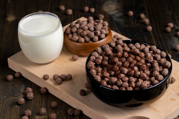 Las bolas de chocolate se utilizan como desayuno seco con la adición de leche o yogur.