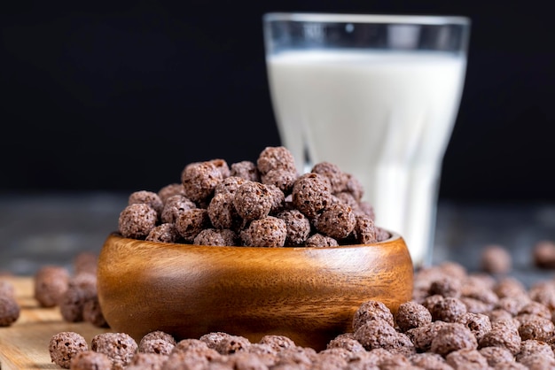 Las bolas de chocolate se utilizan como desayuno seco con la adición de leche o yogur.