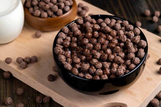 Las bolas de chocolate se utilizan como desayuno seco con la adición de leche o yogur.