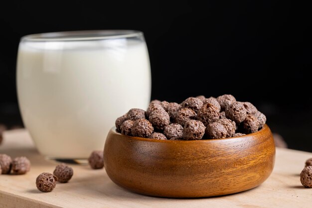 Las bolas de chocolate se utilizan como desayuno seco con la adición de leche o yogur.