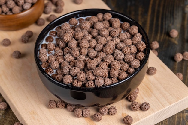Las bolas de chocolate se utilizan como desayuno seco con la adición de leche o yogur.