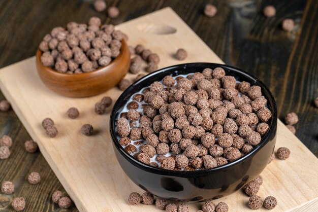 Las bolas de chocolate se utilizan como desayuno seco con la adición de leche o yogur.