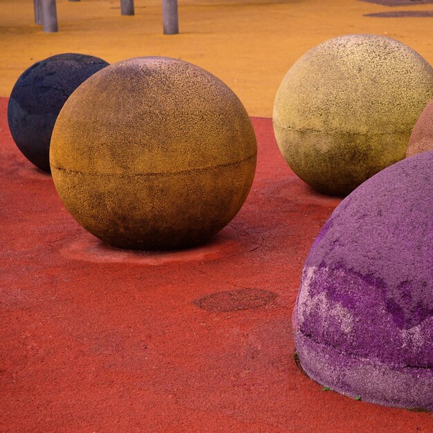 Foto bolas coloridas no playground