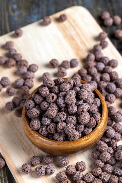 Bolas de chocolate são usadas como café da manhã seco com adição de leite ou iogurte