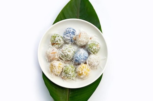 Bolas de coco coloridas sobremesa tailandesa
