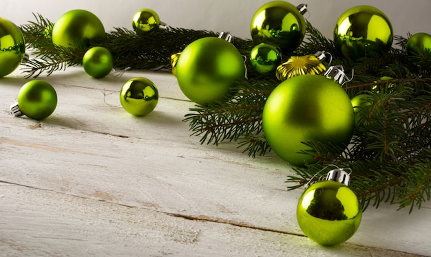 Bolas de enfeite de Natal verde