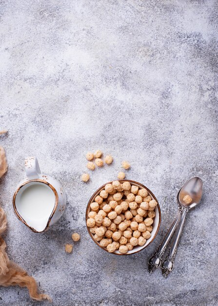 Bolas de maíz dulce para el desayuno