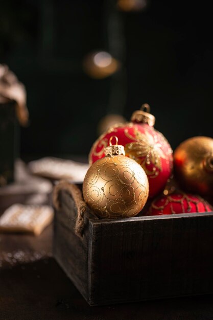 Bolas de Navidad en la caja