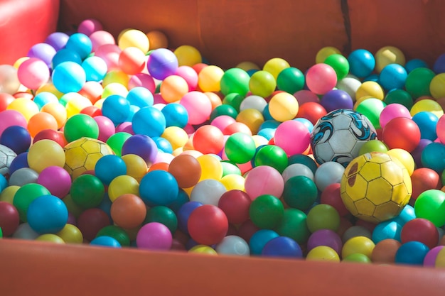 Bolas pequeñas de colores