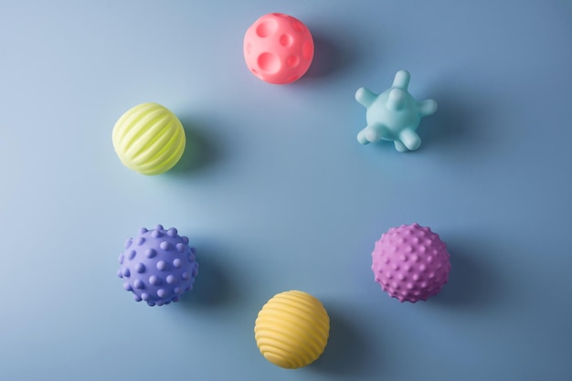 Bolas sensoriales para niños, juego de bolas múltiples de plástico texturizado para bebés y niños pequeños, juguetes sensoriales suaves y coloridos para mejorar los procesos cognitivos y físicos de los niños. Espacio libre para texto