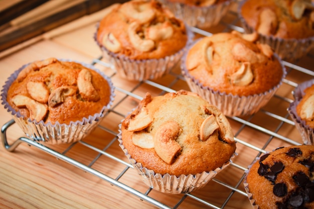 Bolinho de banana recém cozido