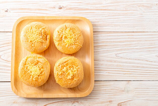 Bolinho de esponja com queijo