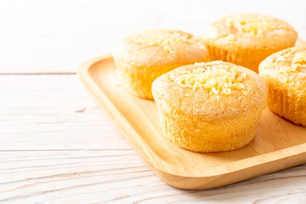 Foto bolinho de esponja com queijo