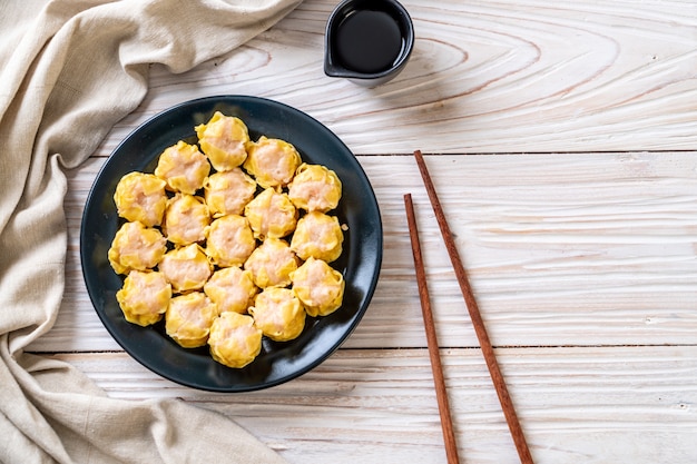 Bolinho de massa chinesa do camarão