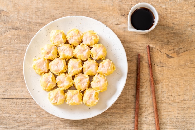 Bolinho de massa chinesa do camarão