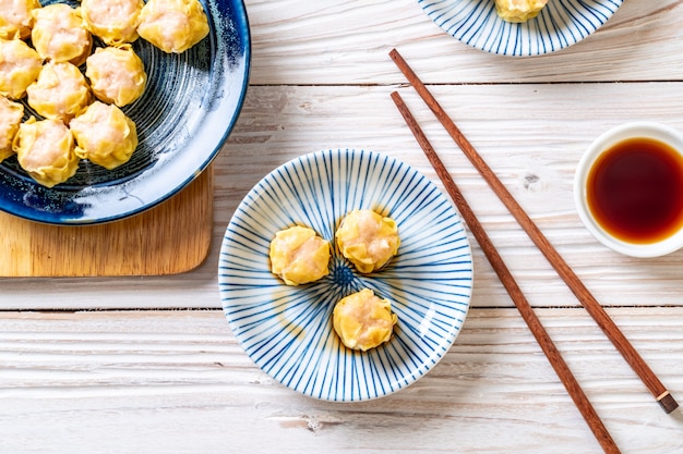 Bolinho de massa chinesa do camarão