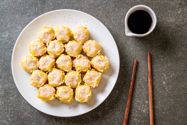 Bolinho de massa chinesa do camarão