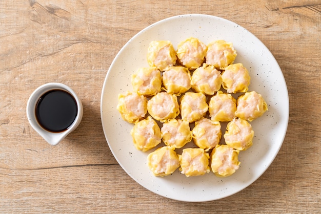 Bolinho de massa chinesa do camarão