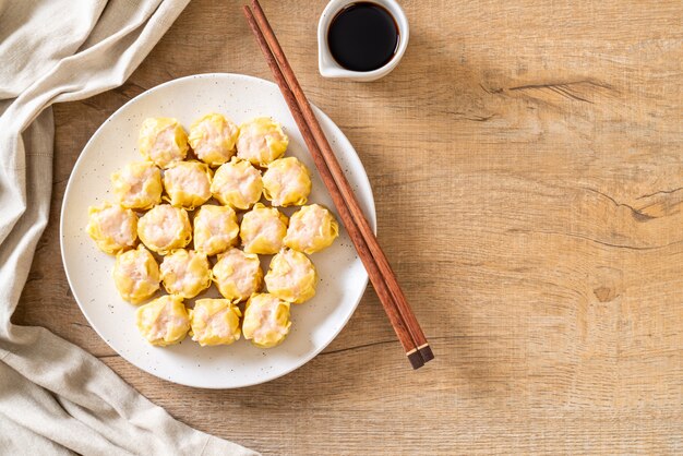 Bolinho de massa chinesa do camarão