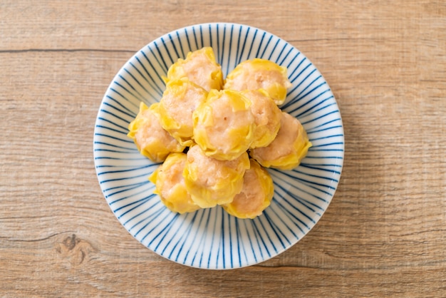 bolinho de massa cozinhado camarão chinês