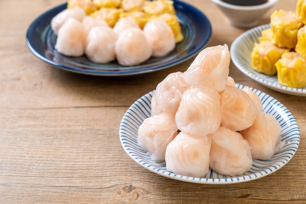 bolinho de massa cozinhado camarão chinês