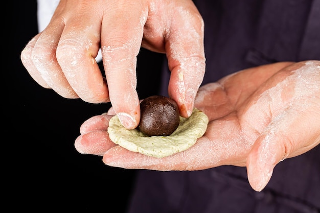 Bolinho de massa verde feito à mão chinês Qingming Festival