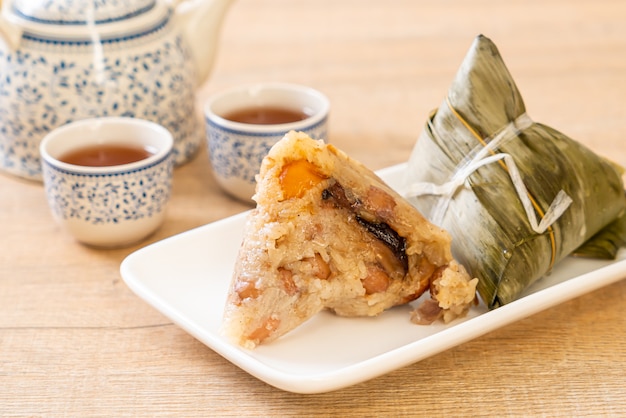 Bolinhos de arroz pegajoso chinês tradicional