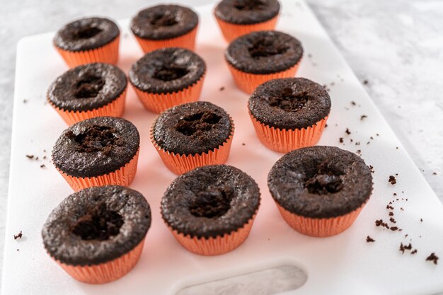 Bolinhos de chocolate e morango