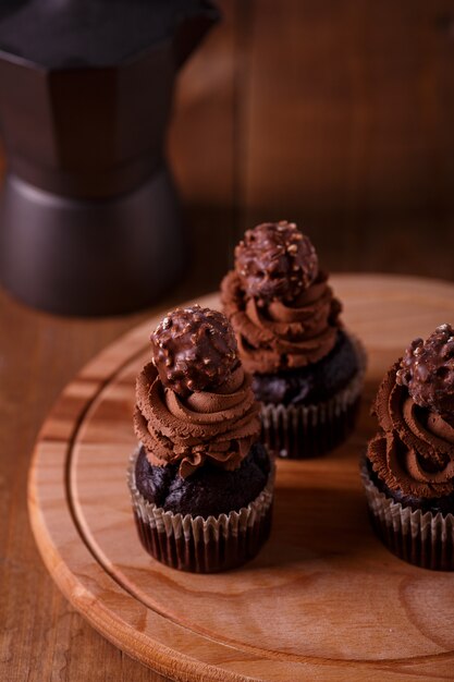 Bolinhos de chocolate saborosos.