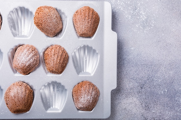 Bolinhos de madeleine de chocolate caseiros