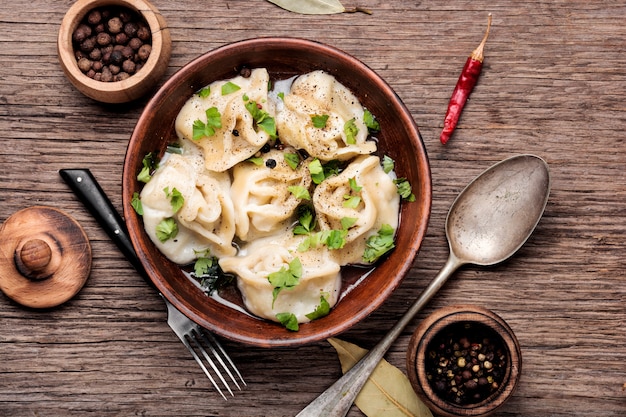 Bolinhos de massa com carne