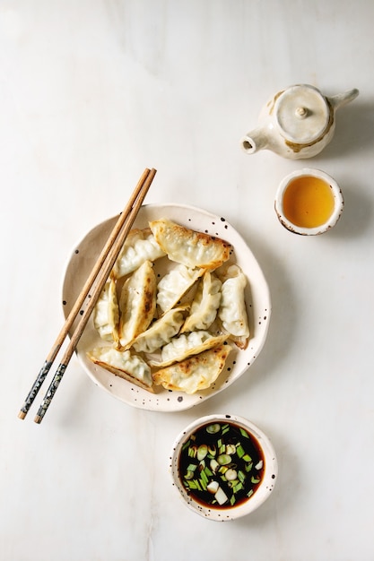 Bolinhos de massa Gyozas