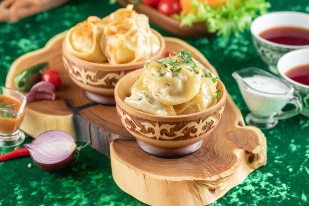 Bolinhos de massa tradicionais nacionais orientais Manty