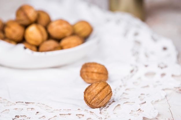 Bolinhos de nozes com leite condensado e nozes