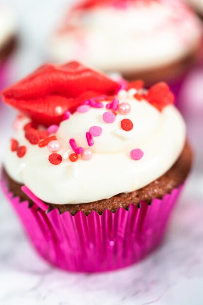 Bolinhos de veludo vermelho