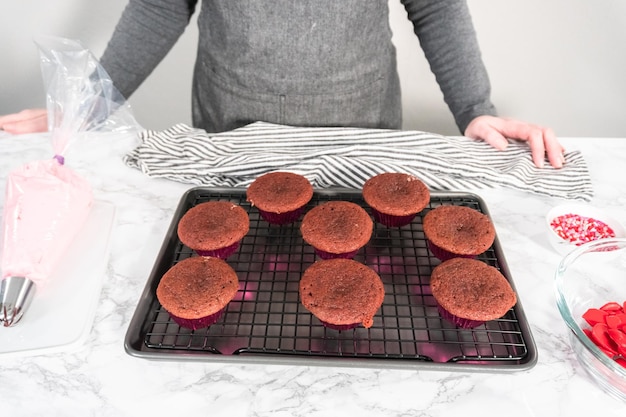 Bolinhos de veludo vermelho