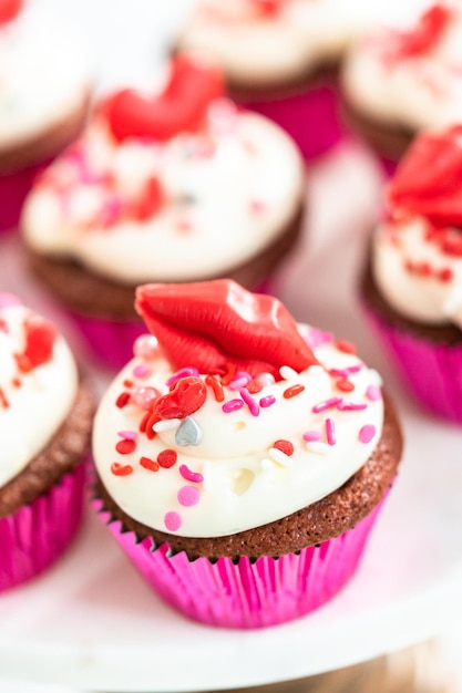 Bolinhos de veludo vermelho