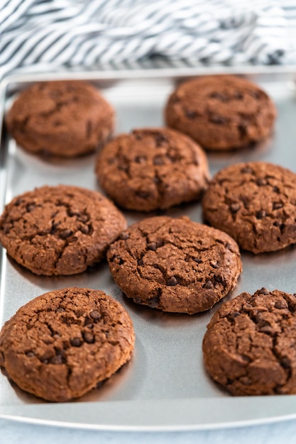 Bolinhos dobro pedaços de chocolate