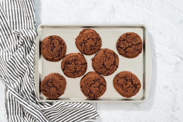 Bolinhos dobro pedaços de chocolate