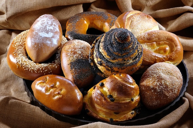 Bollos de canela recién horneados Pastelería casera dulce para hornear Primer plano Vista superior