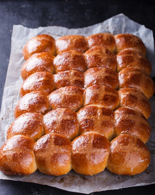 Bollos de pascua caliente