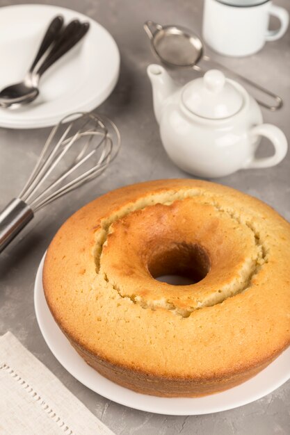 Bolo caseiro delicioso na mesa