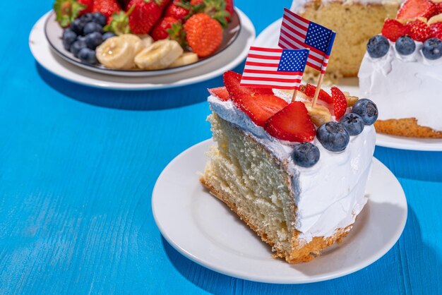 Bolo de 4 de julho com bandeira e bagas