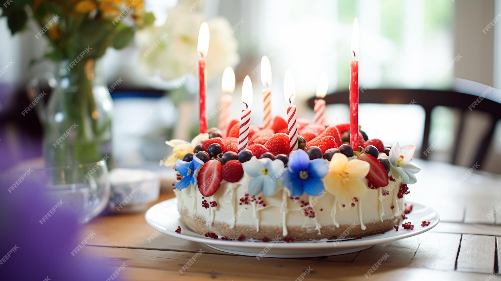 Bolo de aniversário feminino moderno -  - Receitas, Gastronomia  e Culinária