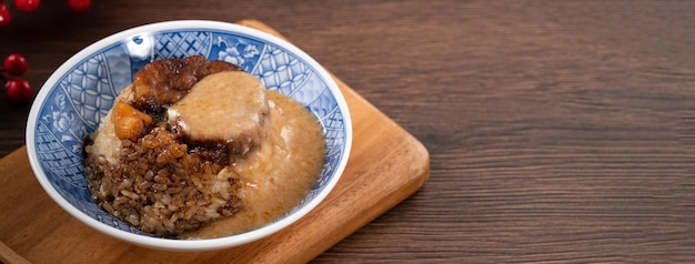 Bolo de arroz de tubo migao pudim de arroz em uma tigela deliciosa comida de rua taiwanesa