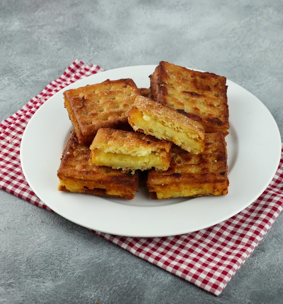 Bolo de biscoito de fita, bolo de gabin frito, bolo de biscoito com recheio de fita frita